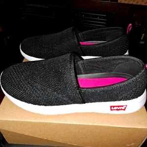 LEVI'S Women's Comfort Slip On Sneakers - Brand New with Box